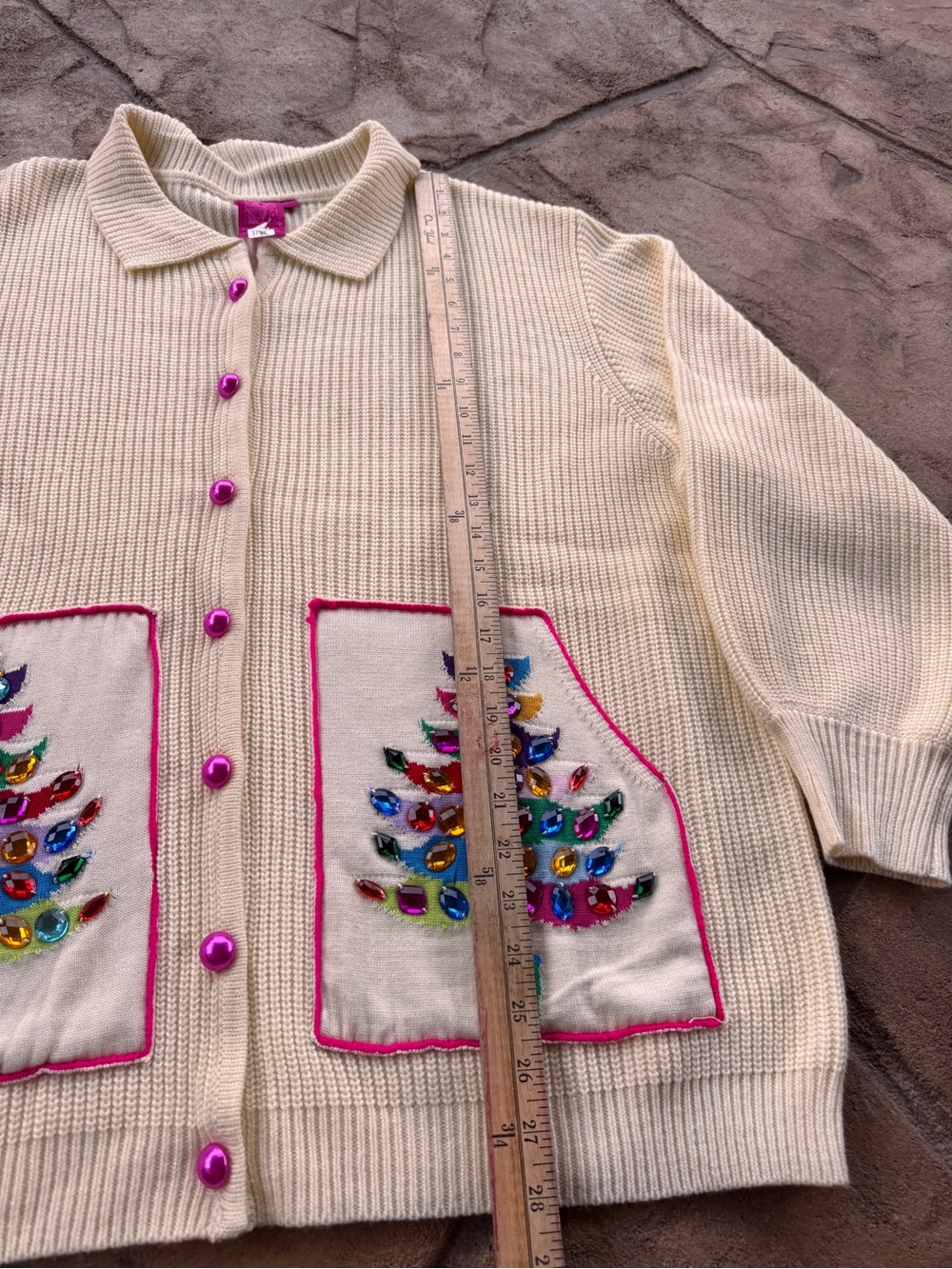 Queen of Sparkles Christmas Tree Rhinestone Pocket Cardigan Sweater Cream L - Picture 14 of 16